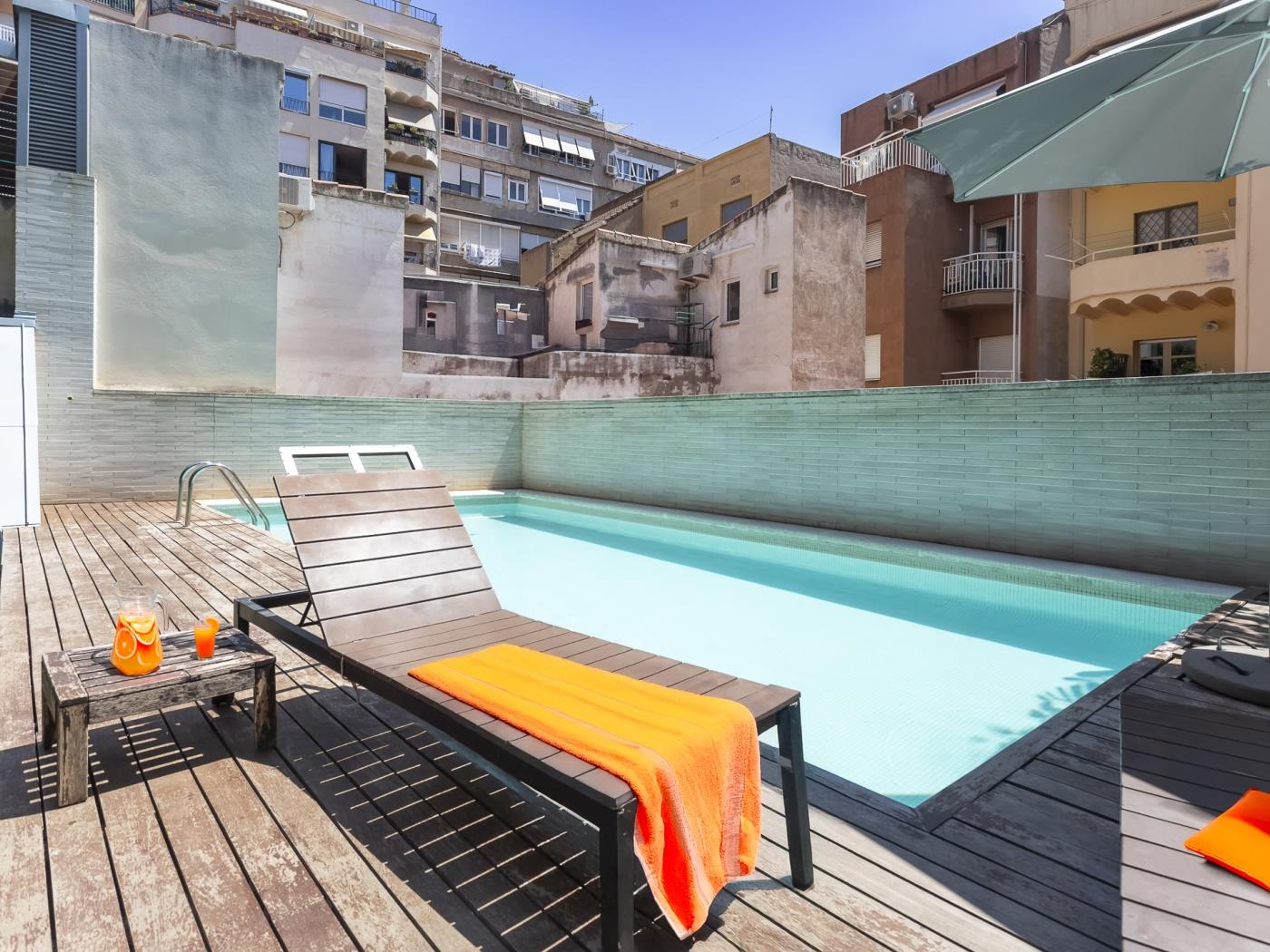 My Space Barcelona Terrace and Swimming Pool near Barcelona Center for 8 - My Space Barcelona Apartments